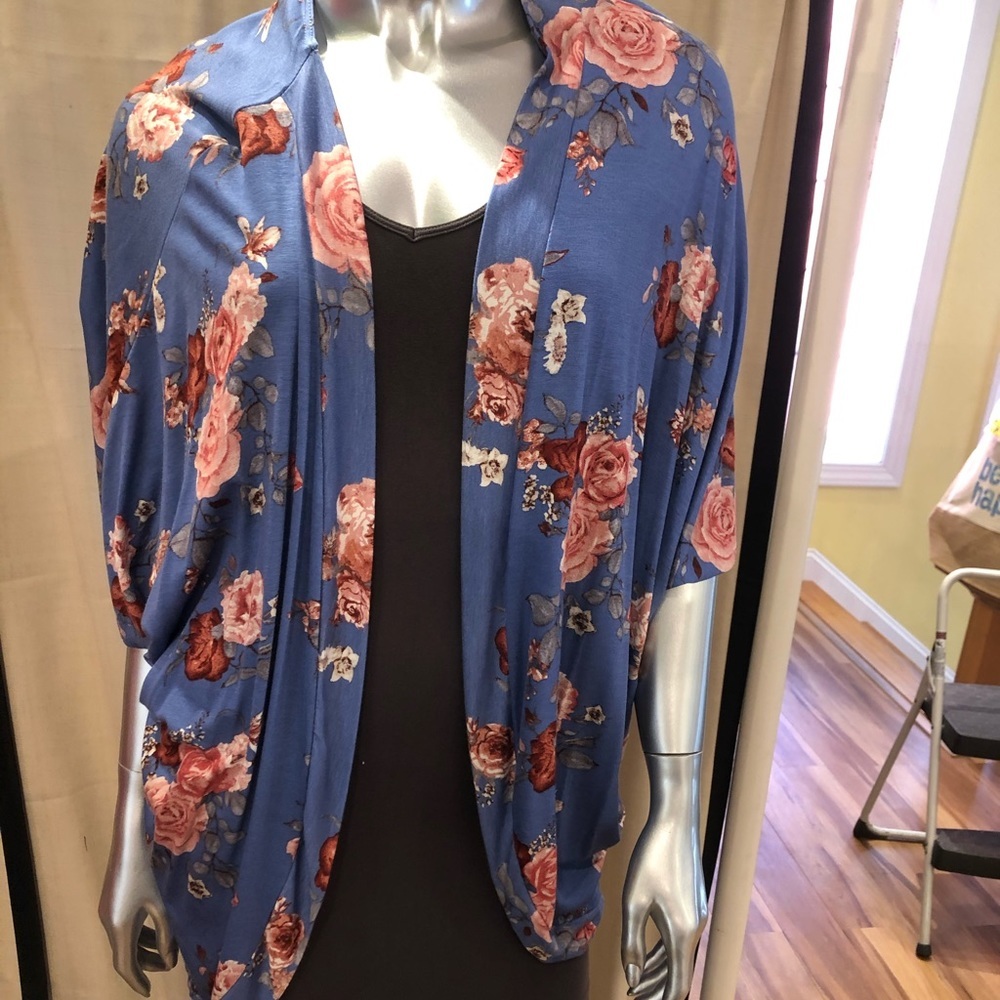 NWT P.S. Kate  Floral kimono